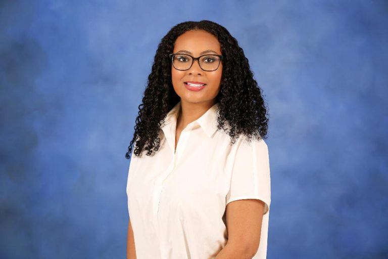 Alexis featured image headshot uah headshots